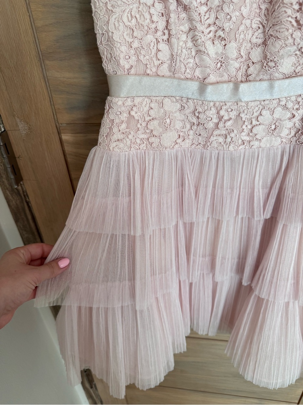 BCBG Blush Pink Lace Tiered Tulle Cocktail Dress Size 6 - Picture 4 of 10